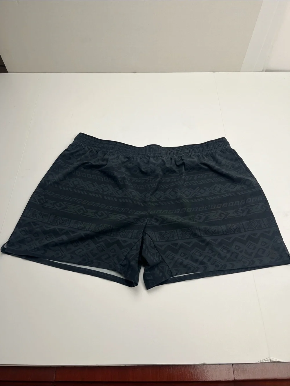Chubbies Men's XXL Dark Charcoal Patterned Athletic Swim Shorts Elastic Waist